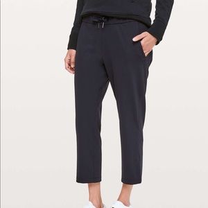 Lululemon On The Fly Crop-23”